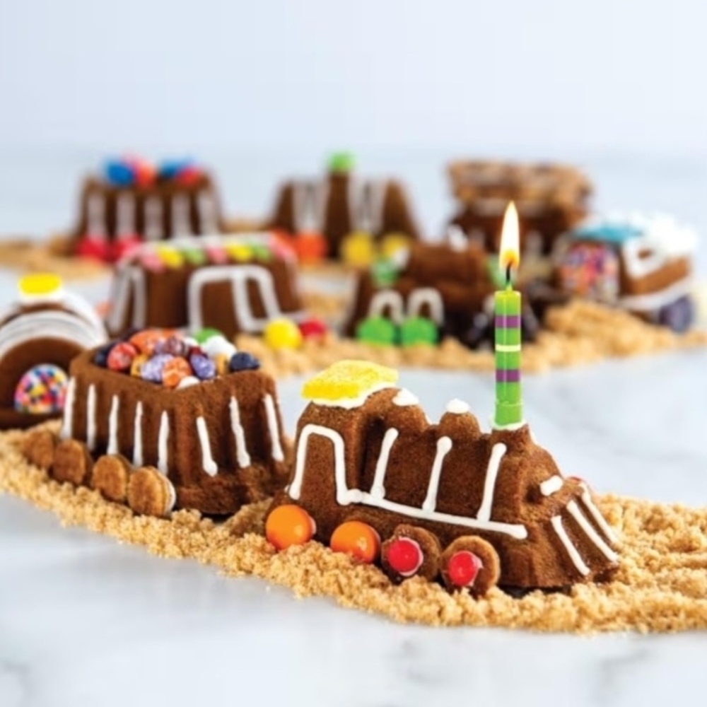 Nordic Ware Silver Train Cakelet Pan 9 Slot